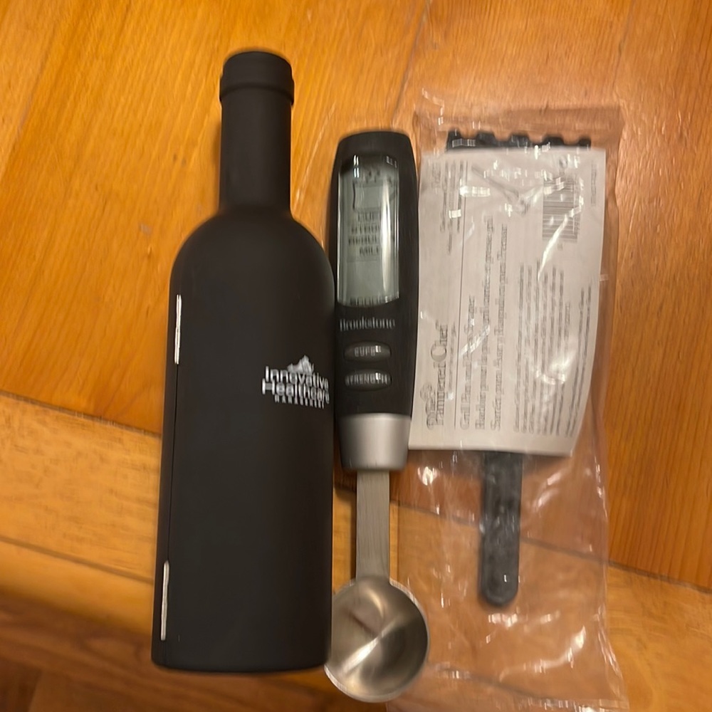Brookstone coffee measuring spoon Pampered Chef Scraper Bar Tools